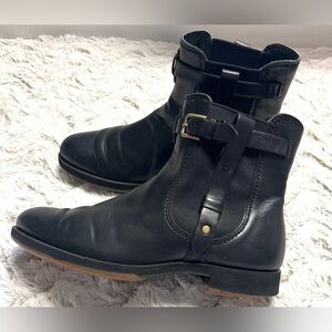 ECCO Black Saunter Chelsea Pull On Md-Cut Boots With Buckles 
Size 7.5